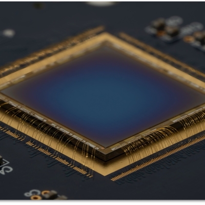 a photo of an integrated circuit package